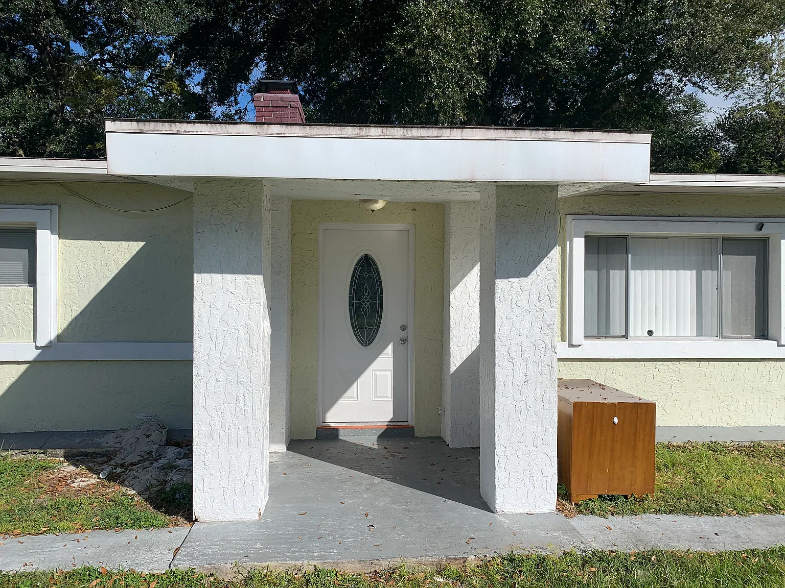 6 bed, 1830 sqft, $2,600 — Photo 2