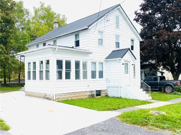 103 E Elizabeth St, Waterloo, NY 13165