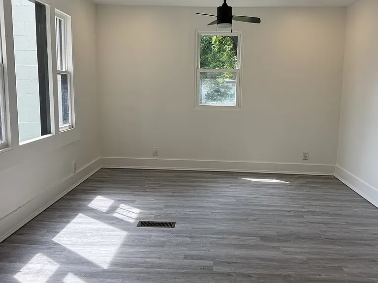 5051 Delta St #B — Photo 5