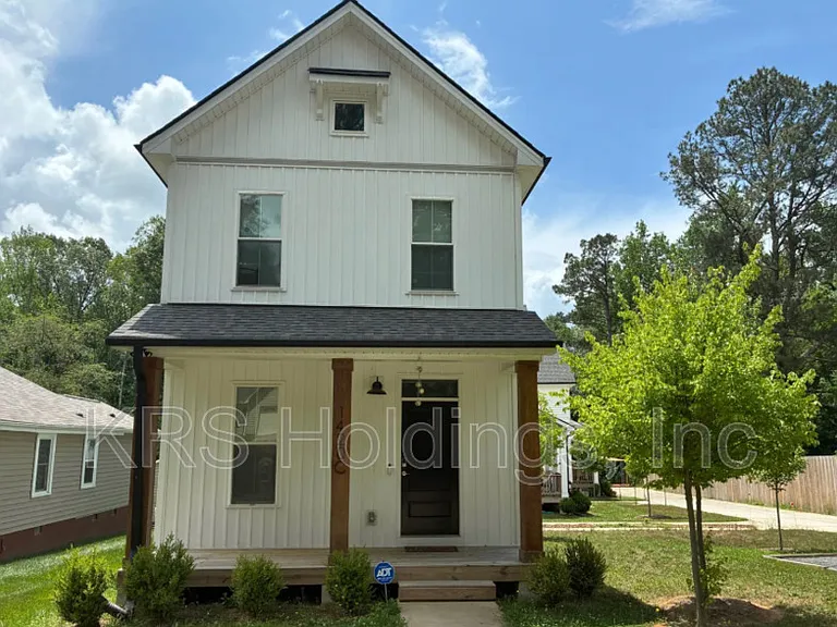 1420 Maplewood Dr #C — Photo 1