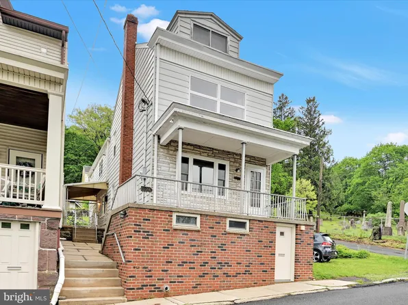 1023 Howard Ave, Pottsville, PA 17901