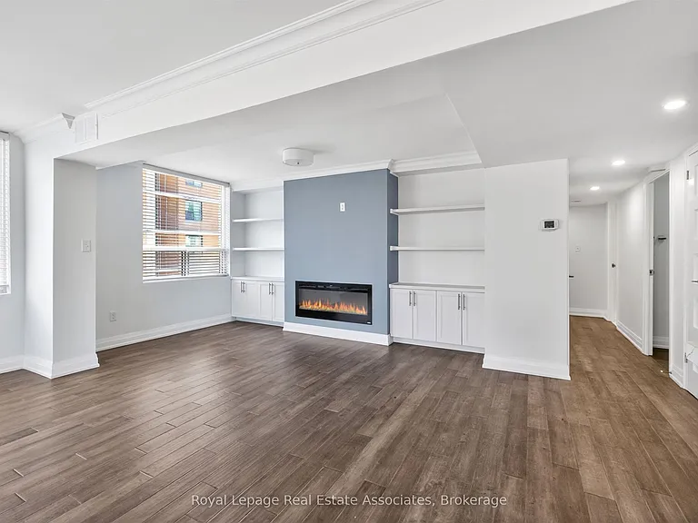 39 Stavebank Rd W #404 — Photo 12