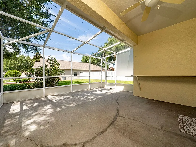9724 Myrtle Creek Ln — Photo 35