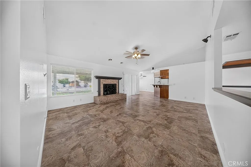 3 bed, 2.5 bath, 2030 sqft, $3,000 — Photo 3