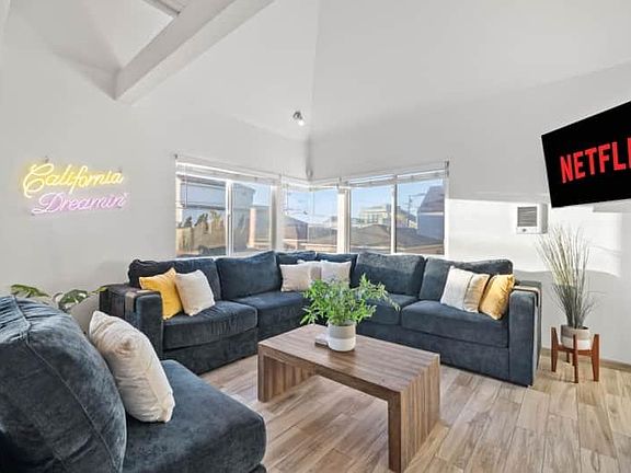 Unit Photo
