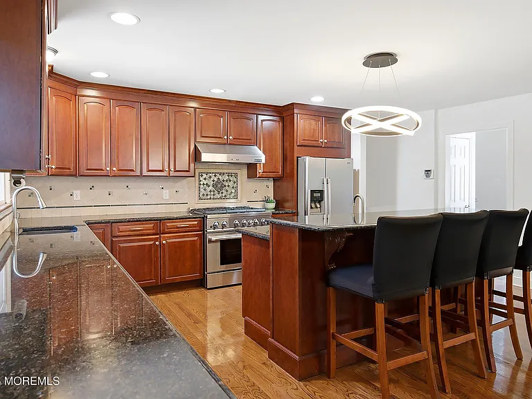39 Hilltop Rd — Photo 20