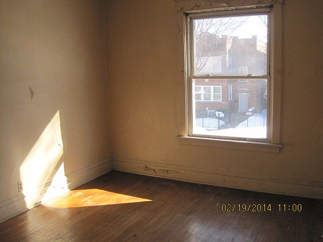 1st image of 950 N Leclaire Ave