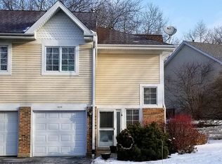 1429 Oakleaf Ln, Woodstock, IL 60098