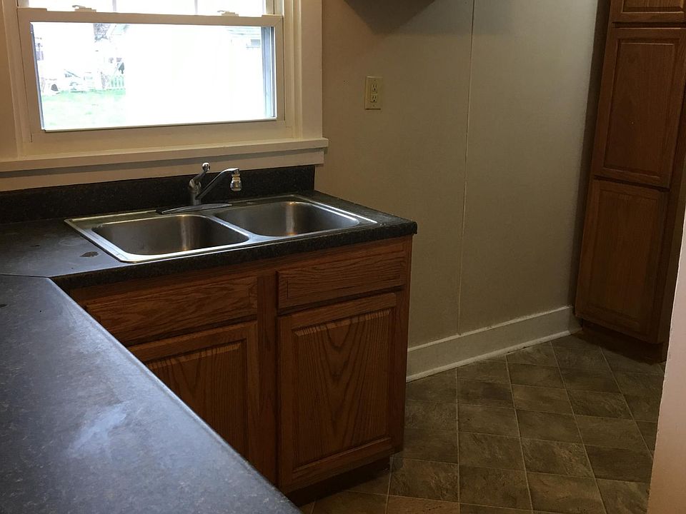 1st image of 1752 Woodward Ave