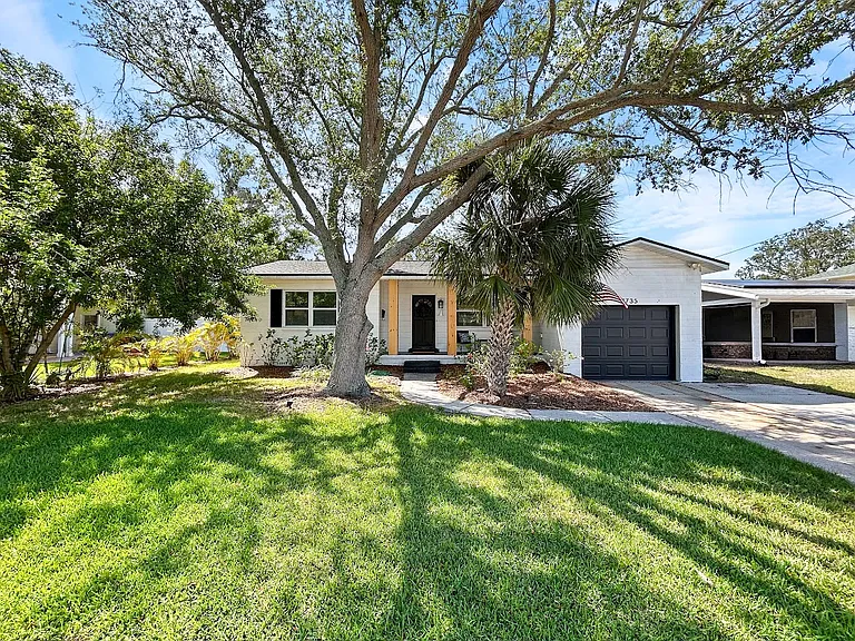 3735 Overlook Dr NE — Photo 1