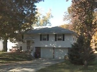 8704 Crescent Ave, Raytown, MO 64138