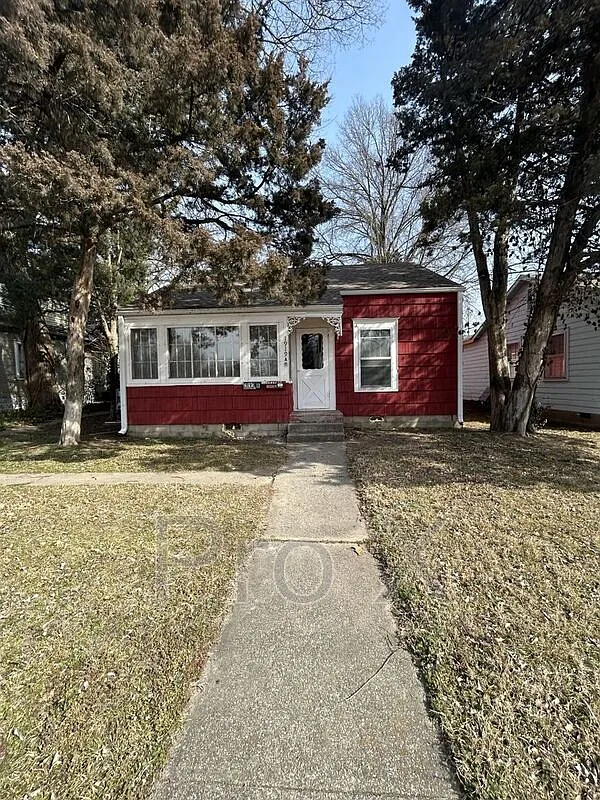 2 bed, 1.0 bath, $799 — Photo 1