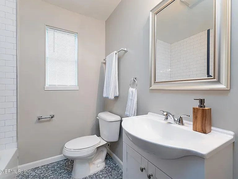4920 Tallyho Ave — Photo 3