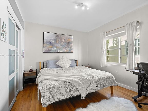 5th image of 920 Euclid Ave APT 8