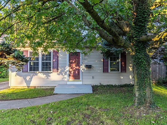 3rd image of 3023 Parnell Ave