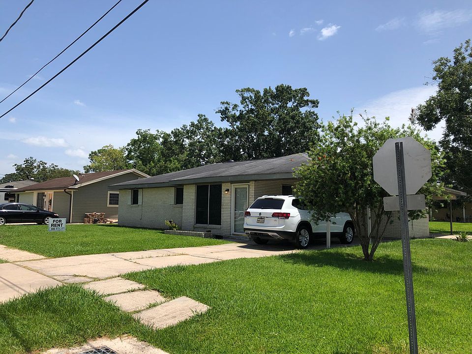 1st image of 415 Buquet St