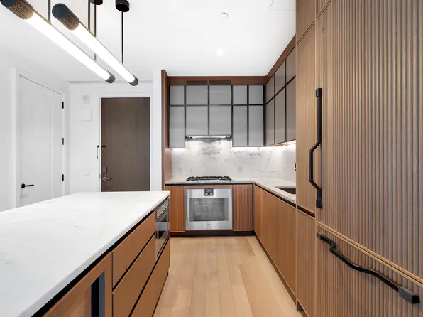 515 West 18th Street image 4 of 20