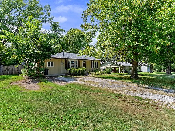 2nd image of 1013 N Albany Avenue