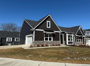 1054 Camellia Cir #44, Howell, MI