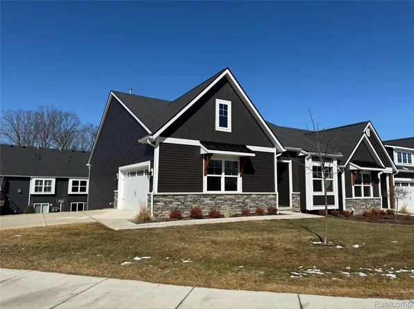 1054 Camellia Cir #44, Howell, MI 48843