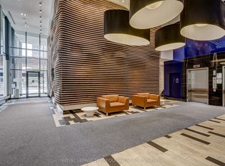 111 Bathurst St #701, Toronto, ON M5V 0M9