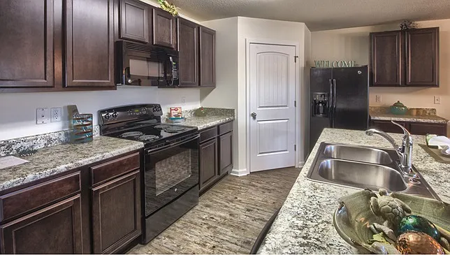 4 bed, 1800 sqft, $2,290 — Photo 2