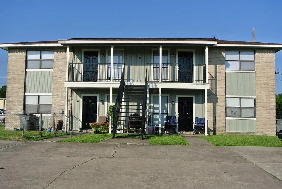 101 Milann St