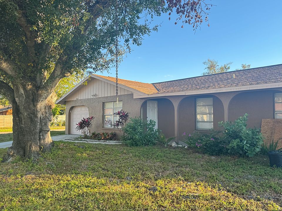 Front Porch and extra parking on the side