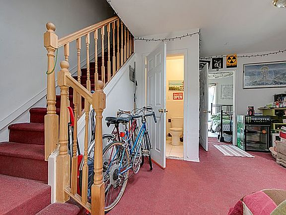 4th image of 3267 37th St