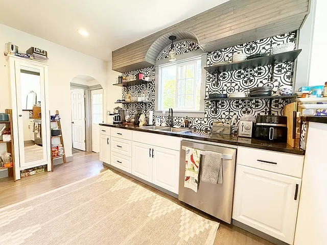 208 S Summit Ave — Photo 15