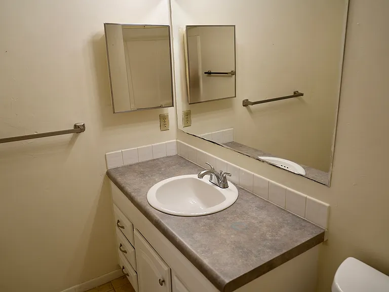 1035 SW 9th St #H21 — Photo 10