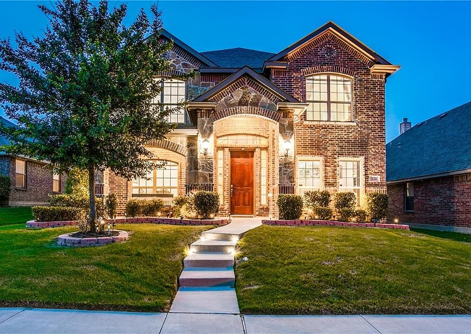 1st image of 124 Brook Hollow Ln