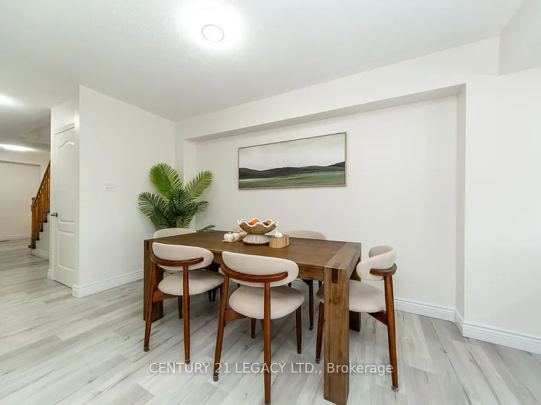 44 Tincomb Cres — Photo 16