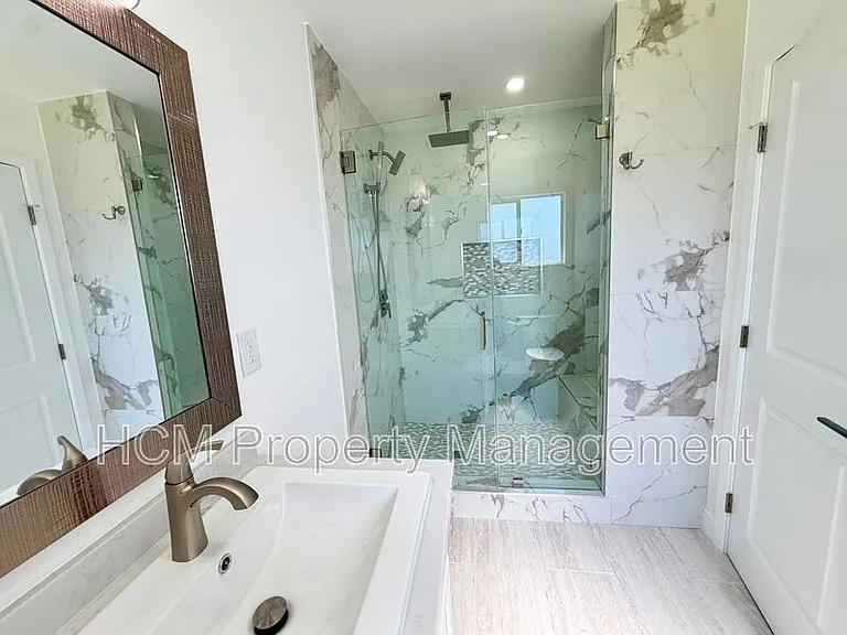 318 S California St — Photo 11