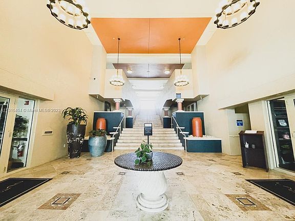 4th image of 520 SE 5th Ave APT 2305