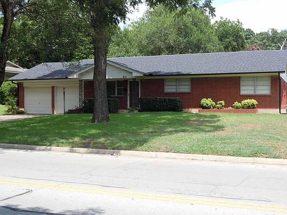 2nd image of 821 N Davis Dr