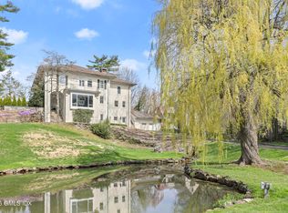 75 Dearfield Dr, Greenwich, CT 06831