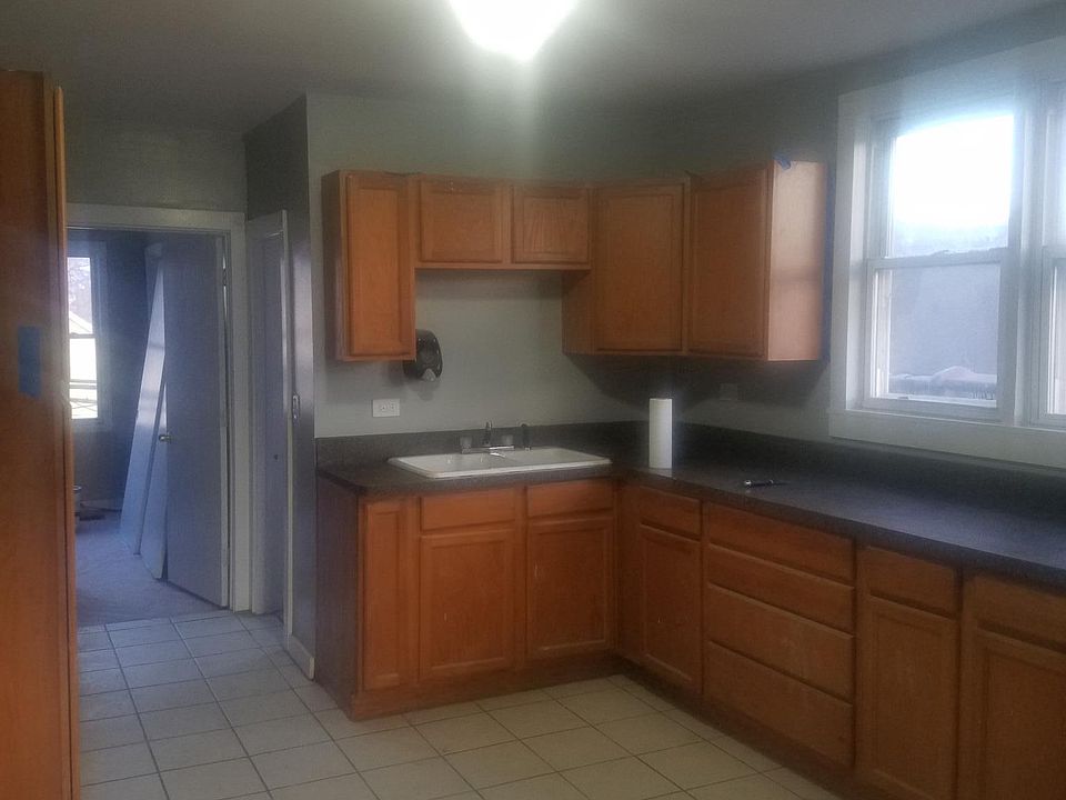 1st image of 13413 S Carondolet Ave #2