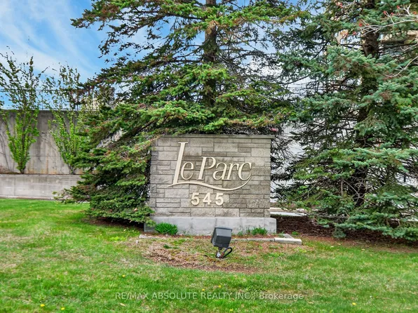 545 Saint Laurent Blvd #806, Ottawa, ON K1K 4H9