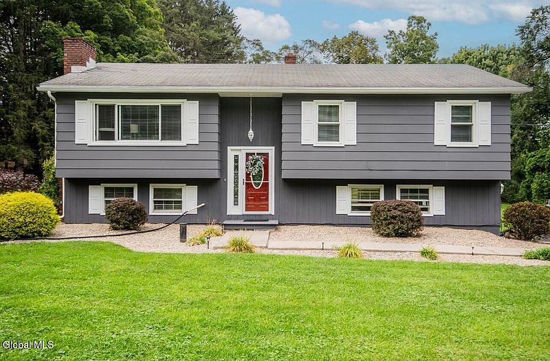 2nd image of 39 Hicks Road