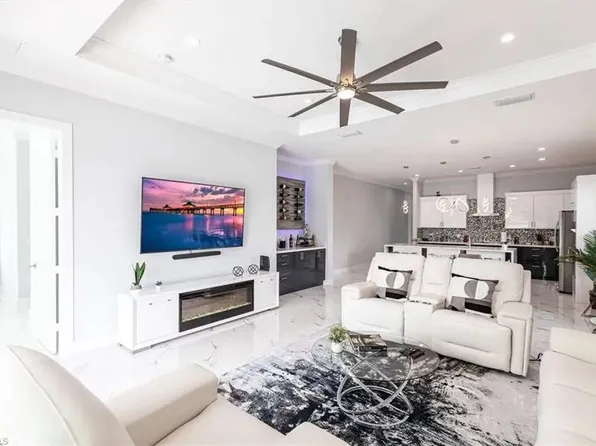 656 108th Ave N #Id1504181p, Naples, FL 34108