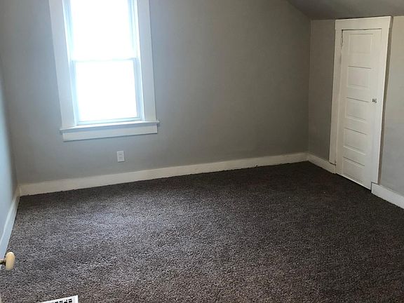 5th image of 216 Franklin Ave
