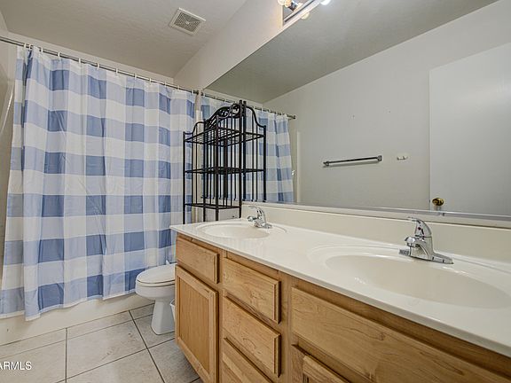 3rd image of 604 S HASTINGS --