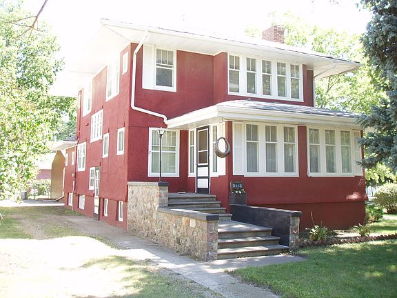 2nd image of 772 Dakota Ave S