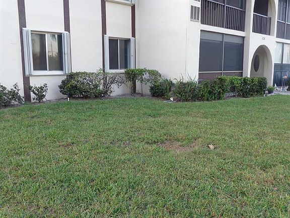 3rd image of 5730 Pine Wood Dr APT A-1