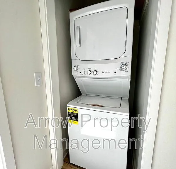 2230 R St #1 — Photo 8