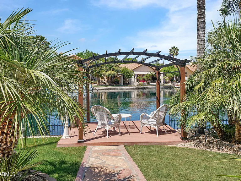 11010 W Poinsettia Dr — Photo 31