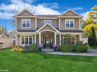 1124 Dell Rd, Northbrook, IL 60062