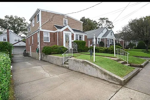 253 Kensington Rd S Photo 1