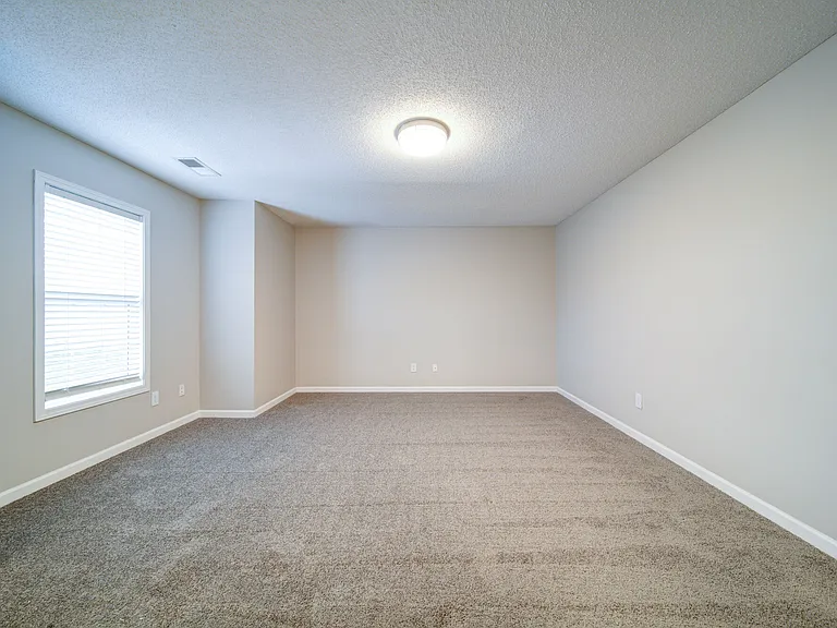 Summers Run Apartments — Photo 41